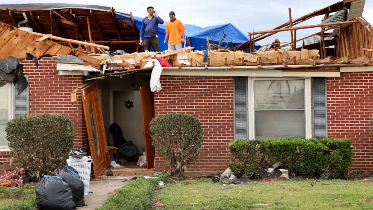 After President Joe Biden freed up disaster aid, the National Weather Service (NWS) warned residents of Mississippi and neighboring Alabama of potential new "supercell thunderstorms" through late on March 26 that could "produce a few strong tornadoes and very large hail." (Source: AFP) After President Joe Biden freed up disaster aid, the National Weather Service (NWS) warned residents of Mississippi and neighboring Alabama of potential new "supercell thunderstorms" through late on March 26 that could "produce a few strong tornadoes and very large hail." (Source: AFP)