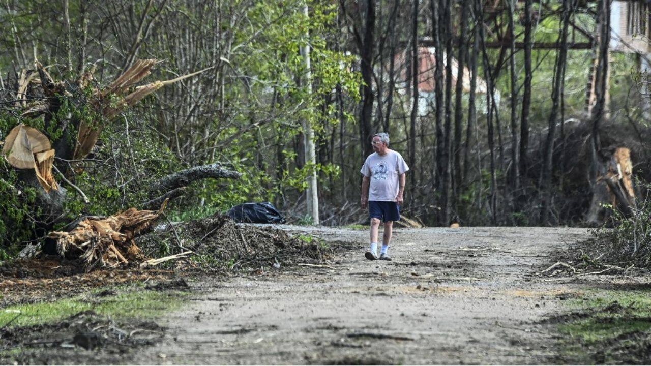 Earlier on March 26, Criswell said on ABC that the tornado zone was "still very much in life-saving, life-sustaining mode." She praised first responders, saying some "may have lost their homes themselves," and that FEMA had sent teams, with more on their way, to "help plan for and start the recovery process." (Source: AFP) Earlier on March 26, Criswell said on ABC that the tornado zone was "still very much in life-saving, life-sustaining mode." She praised first responders, saying some "may have lost their homes themselves," and that FEMA had sent teams, with more on their way, to "help plan for and start the recovery process." (Source: AFP)