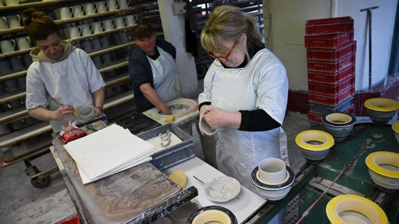 The factory is currently producing its ceramics five days a week instead of the usual two to three and has had to take on extra staff. The sharp decline of the Stoke-based potteries in recent decades, with many firms going bust or moving production overseas, however, has made recruiting difficult. (Source: AFP)