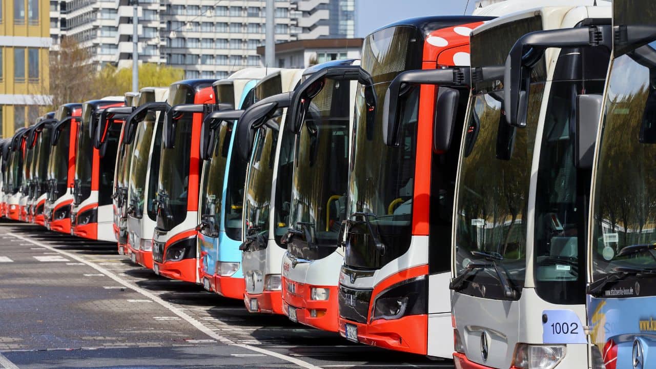 Verdi is negotiating on behalf of around 2.5 million employees in the public sector, including in public transport and at airports, while EVG negotiates for around 230,000 employees at Deutsche Bahn and bus companies. (Source: Reuters)
