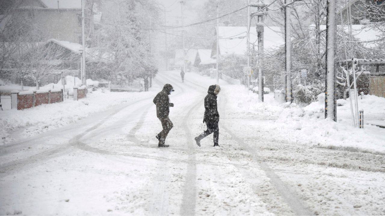 Record cold temperatures were possible with lows down to 28 degrees Fahrenheit (minus 2.2 degrees Celsius) and the National Weather Service issued freeze and frost warnings into early on March 1 in the San Francisco Bay Area and elsewhere. The homeless and those without electricity were at special risk from the cold, the weather service said. (Image: AP) Record cold temperatures were possible with lows down to 28 degrees Fahrenheit (minus 2.2 degrees Celsius) and the National Weather Service issued freeze and frost warnings into early on March 1 in the San Francisco Bay Area and elsewhere. The homeless and those without electricity were at special risk from the cold, the weather service said. (Image: AP)