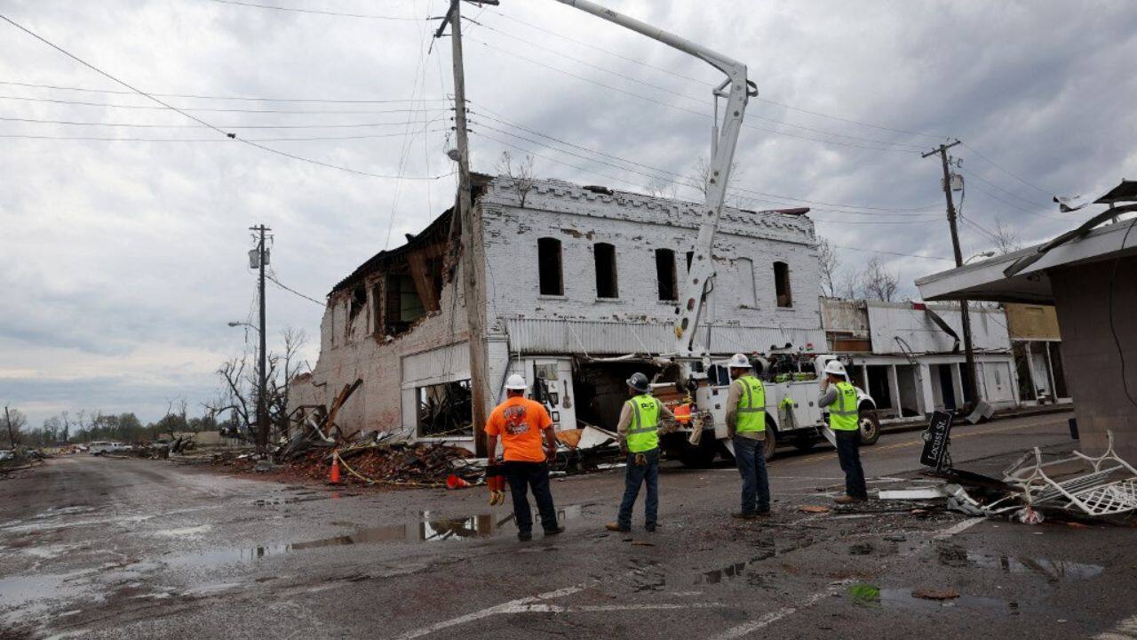 Volunteers poured in from surrounding towns, including Lauren Hoda, who traveled 70 miles from Vicksburg to help. "When I woke up this morning, I wanted to cry for the people of this town because I don't think they had much time before (the tornado) came," she said. She spent March 25 night in Rolling Fork bringing donations of water, food, canned goods, diapers, wipes, medicine and toothpaste from collection points. (Source: AFP) Volunteers poured in from surrounding towns, including Lauren Hoda, who traveled 70 miles from Vicksburg to help. "When I woke up this morning, I wanted to cry for the people of this town because I don't think they had much time before (the tornado) came," she said. She spent March 25 night in Rolling Fork bringing donations of water, food, canned goods, diapers, wipes, medicine and toothpaste from collection points. (Source: AFP)