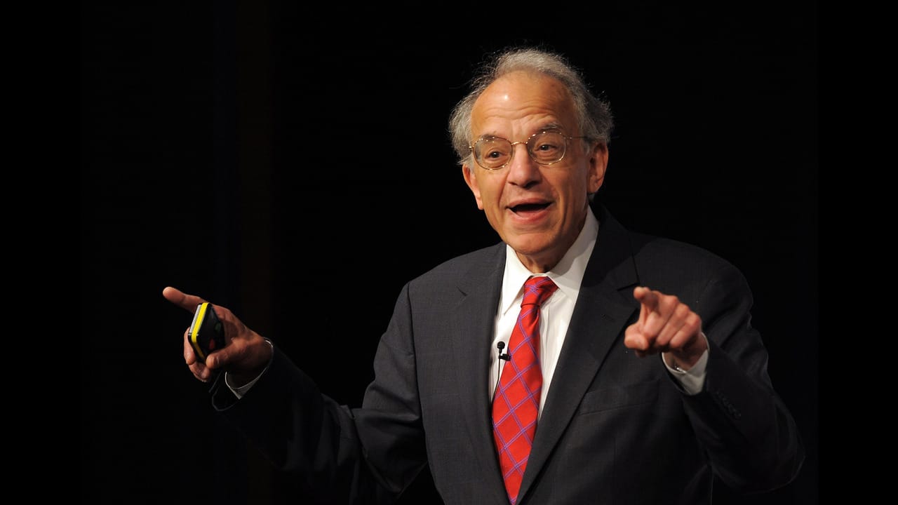 Jeremy Siegel's Weekly Commentary: S&P 500 to gain 8-10% in 2024, might scale 5,300 level
