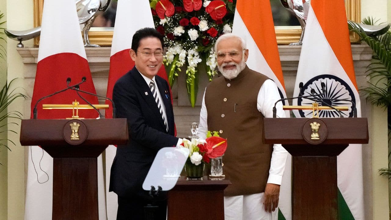 Japan PM On India Trip: Kishida Relishes Golgappas, Idlis With PM Modi ...