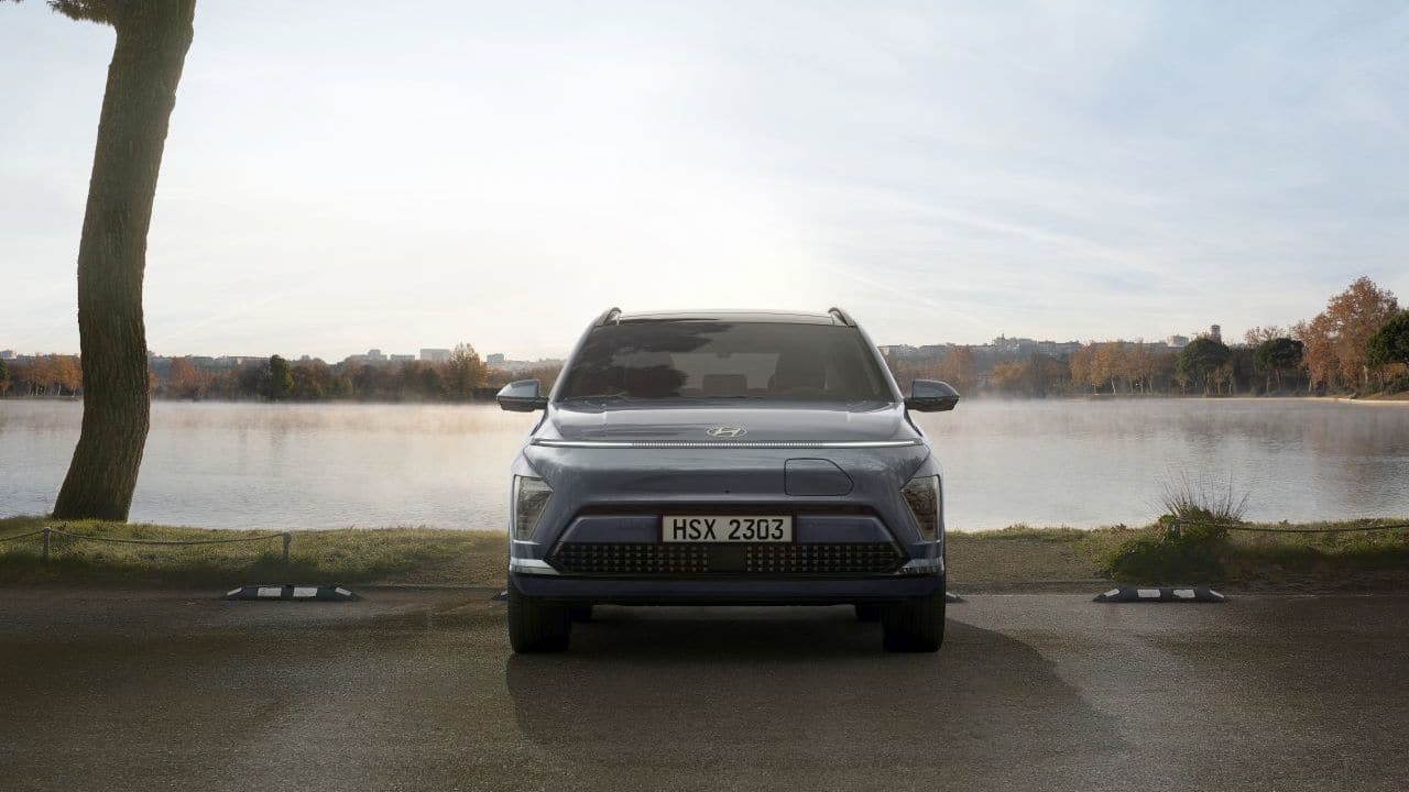 In terms of dimensions, the second-gen Kona measures 4,355 mm in length, 1,825 mm in width and 1,575 mm in height. This makes it 150 mm longer as well as 25 mm wider than the outgoing SUV. The wheelbase, too, has been given a 60 mm increase to 2,660 mm. This, according to Hyundai provides for a larger cabin area that they call ‘Living Space’. (Image: Hyundai)