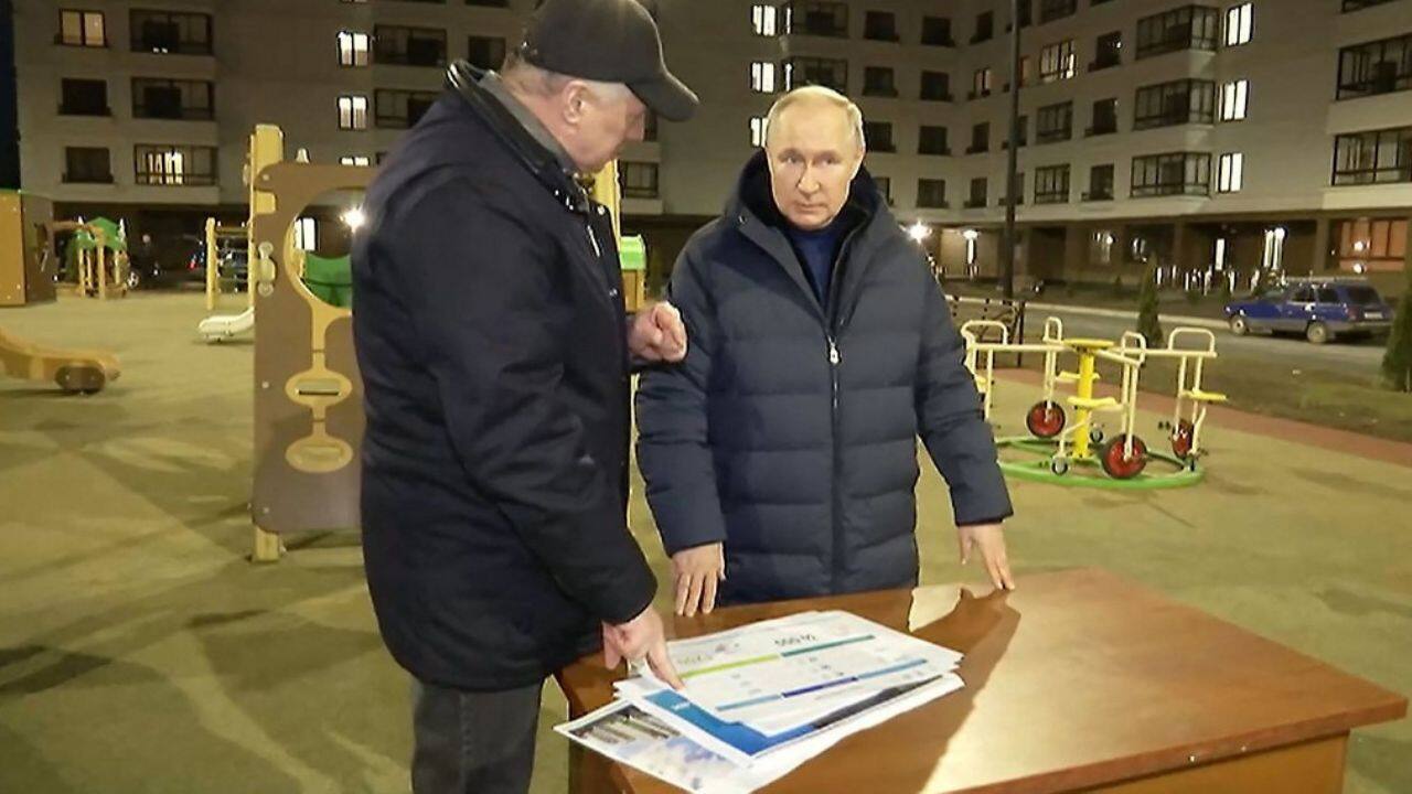 Vladimir Putin Visits Mariupol In First Trip To Occupied Ukraine Territory