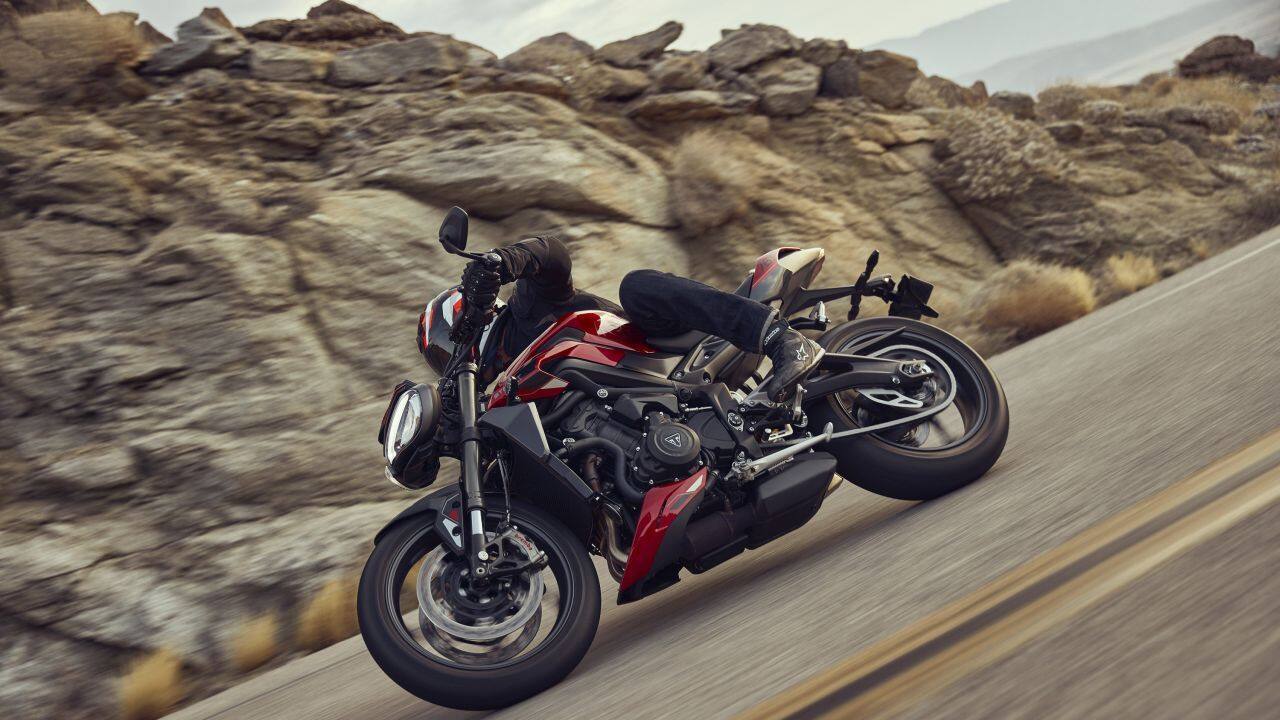 We’ve already spoken about the suspension, so we will skip that for now. Braking, however, comes with a single 220 mm disc at the rear while the R gets a Brembo M4.32 310 mm dual front disc setup and the RS gets a 310 mm Brembo Stylema dual disc setup. Both bikes run on 17-inch cast aluminium alloy rims but the R rides on Continental tyres, while the RS is wrapped in a track-ready Pirelli setup. (Image: Triumph Motorcycles)