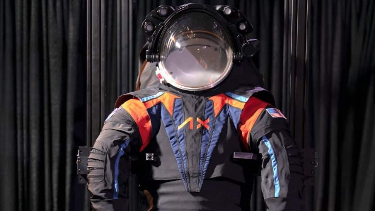 An insulation layer made of different fabrics protects the astronauts against the huge temperature fluctuations on the Moon while the outer layer is designed to be resistant to dust and potential tears from sharp rocks. (Source: NASA via AFP) An insulation layer made of different fabrics protects the astronauts against the huge temperature fluctuations on the Moon while the outer layer is designed to be resistant to dust and potential tears from sharp rocks. (Source: NASA via AFP)