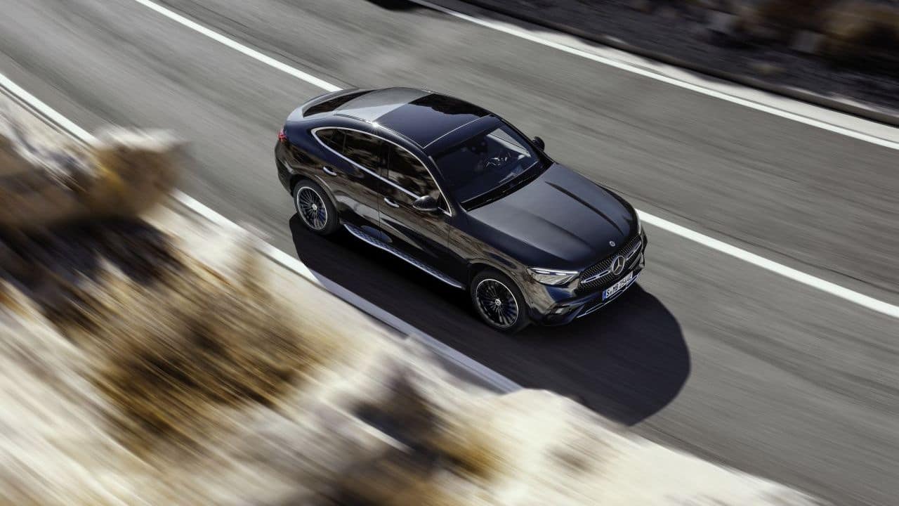 Moving on to the powertrain options, the GLC Coupe gets a comprehensive list of engine specs to keep things fresh. There are two petrol options as well as two diesel versions, all of which feature mild hybrid properties. One thing the German brand does include the powertrain option into its naming scheme, giving us a clear picture of what we opt for. We’ll start with the petrol options. The 2-litre GLC 200 is capable of producing 204 hp of power and 320 Nm of torque. Then there is the GLC 300, capable of delivering 258 hp of maximum power and 40 Nm of peak torque. On the diesel front, the GLC 220d is capable of 197 hp of maximum power and 440 Nm of peak torque; the GLC 300d is capable of 269 hp of maximum power and 550 Nm of peak torque. As mentioned earlier, all of these options feature mild hybrid tech, which gives the car an additional 200 Nm of torque under acceleration across the line. (Image: Mercedes-Benz)