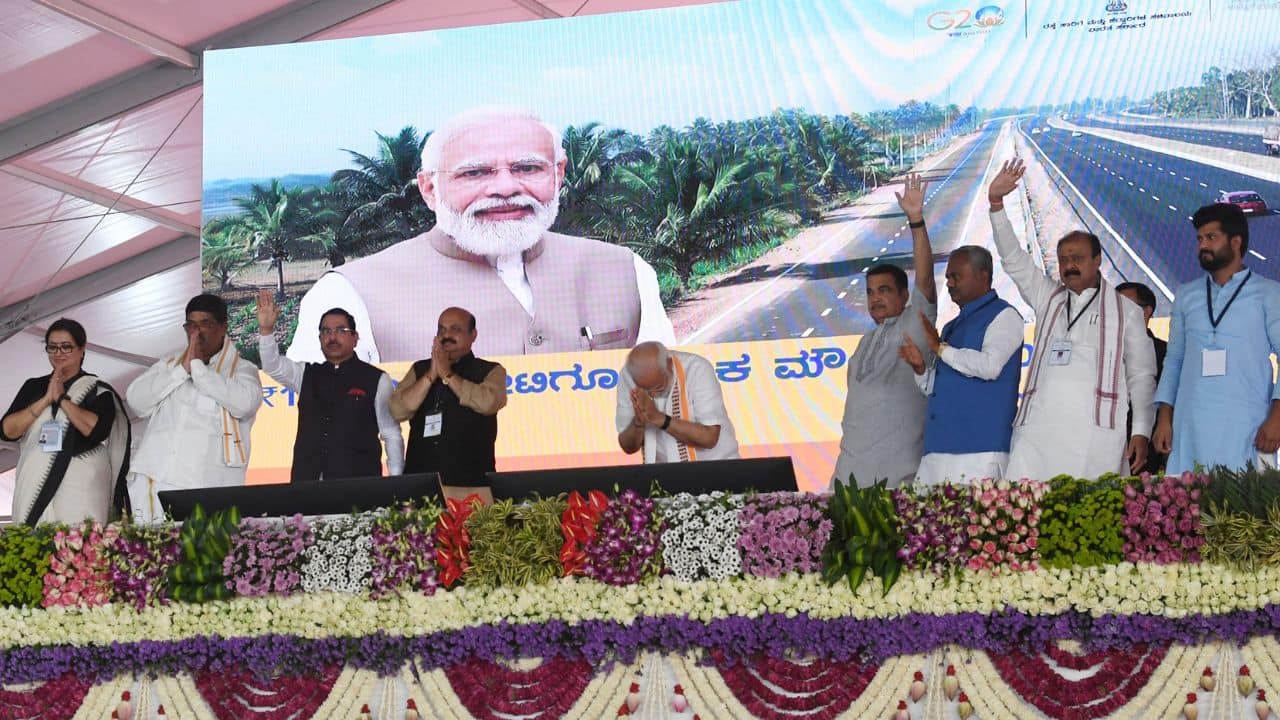 The Bengaluru-Mysuru Expressway involves 6-laning of the Bengaluru-Nidaghatta-Mysuru section of NH-275. The 118 Km long project has been developed at a total cost of around Rs 8480 crores. It will reduce the travel time between Bengaluru and Mysuru from around 3 hours to about 75 minutes. It will act as a catalyst for socioeconomic development in the region. (Source: PIB)