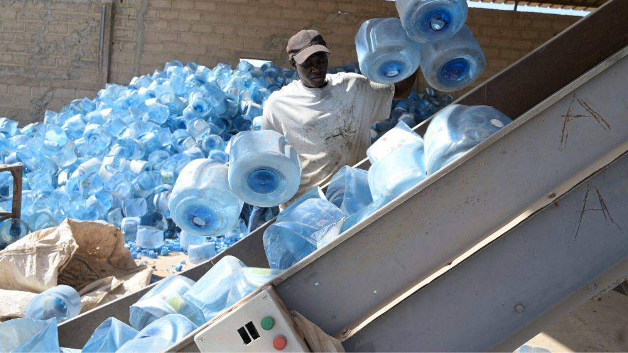 &quot;I've broadened my scope and my thinking by coming here. I've seen that it's doable to instal recycling machines that don't cost a lot,&quot; said Boubacar Diakhite from a company called Defaratt, based in the northern city of Gandiol. &quot;We knew we had the ability to do it but we didn't know how to do it,&quot; he told AFP. (Source: AFP)