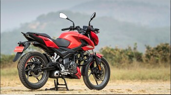 The Pulsar P150’s engine is straight off the one from the N160, just detuned to 150cc and with different tappets.
