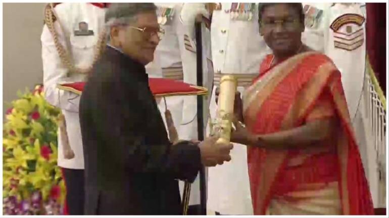 Padma Awards 2023: SM Krishna receives Padma Vibhushan. Watch