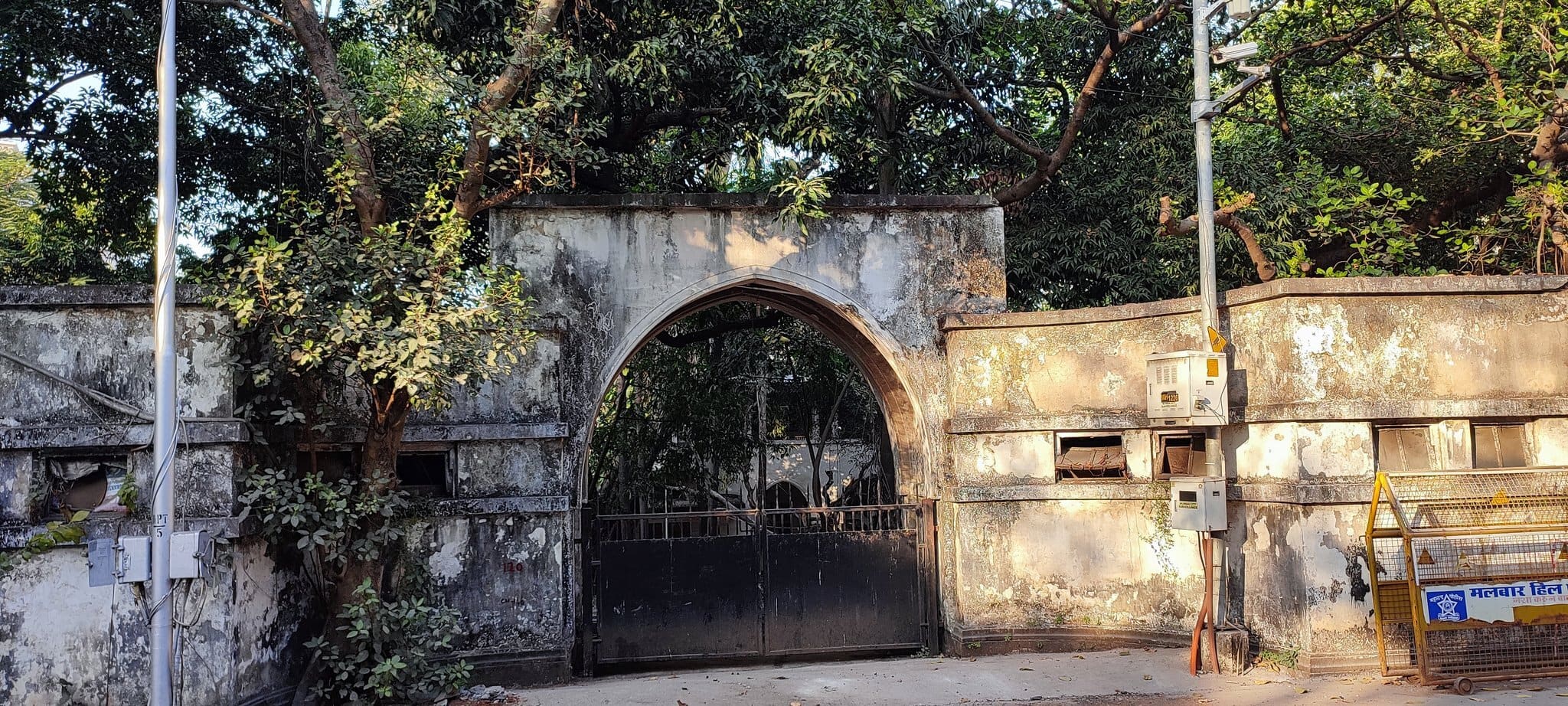 The Rs 1,000-crore Mumbai home that lies deserted The Rs 1,000-crore Mumbai home that lies deserted