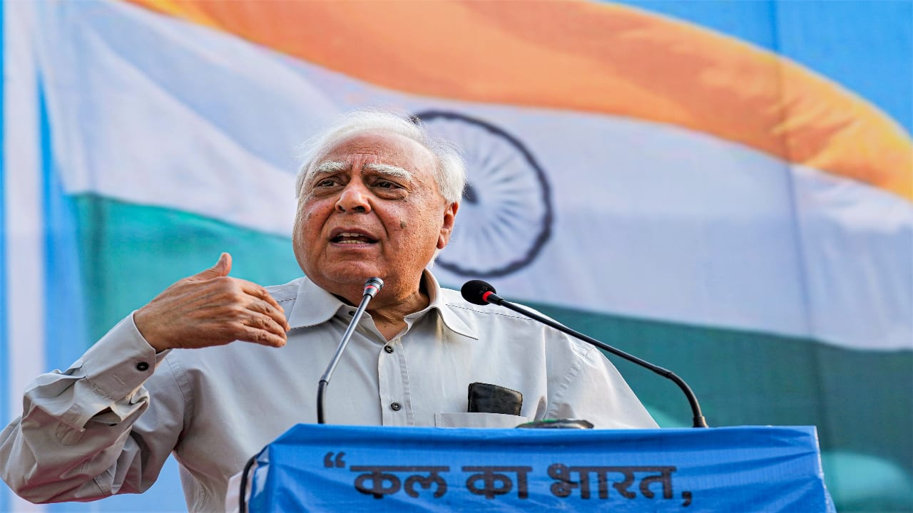 Kapil Sibal: Senior advocate Kapil Sibal resigned from the Congress in May 2022 and was elected to Rajya Sabha as an independent candidate with support from the Samajwadi Party. he has represented several high-profile cases in the Supreme Court of India and is widely regarded as one of the famous lawyers of India.