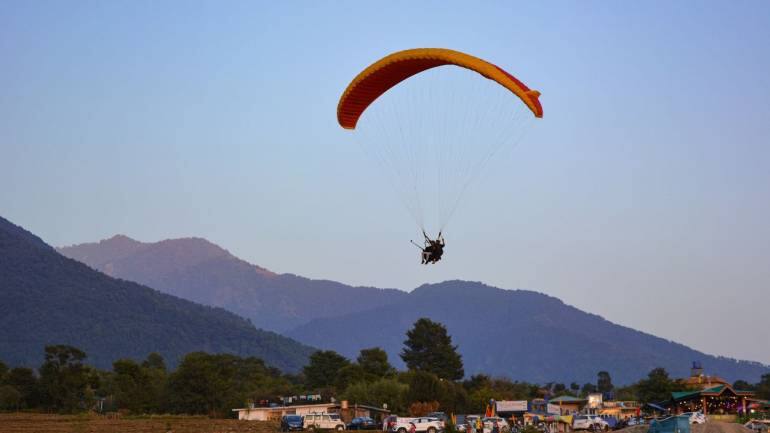 Paragliding in Bir Billing