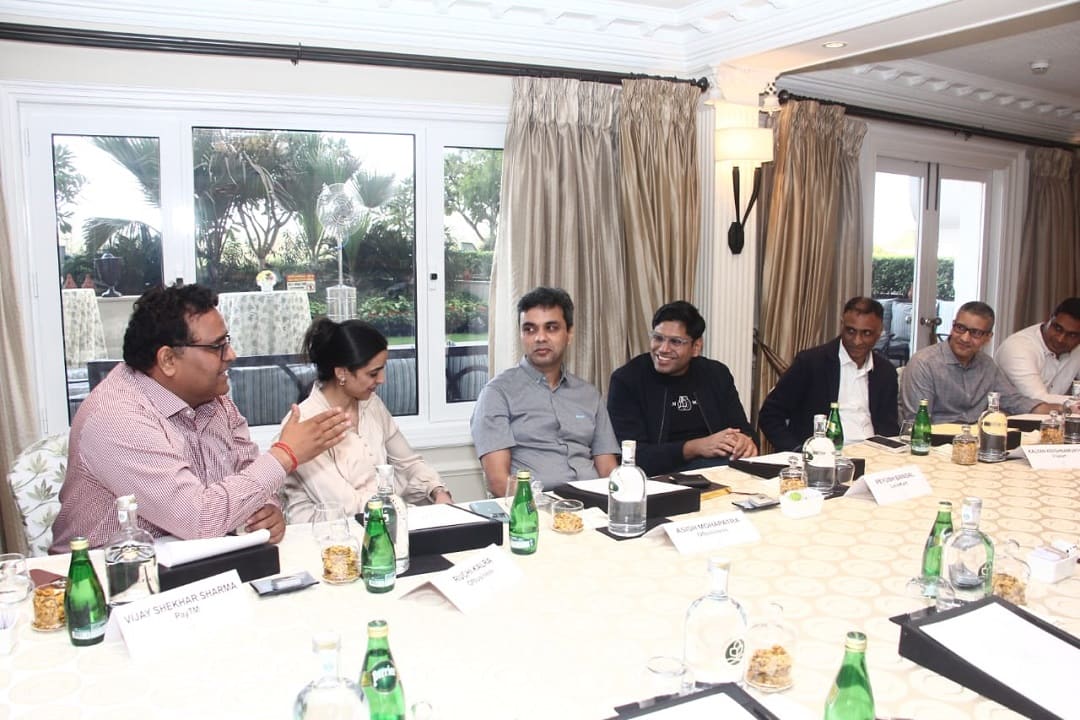 (L-R) Paytm founder Vijay Shekhar Sharma, OfBusiness founders Ruchi Kalra and Asish Mohapatra, Lenskart founder Peyush Bansal, Flipkart CEO Kalyan Krishnamurthy, FirstCry founder Supam Maheshwari