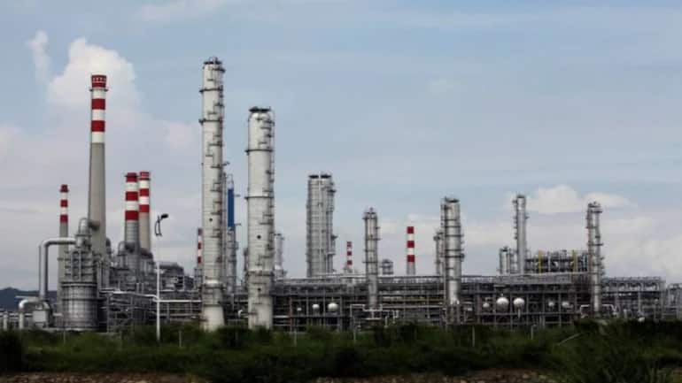 Russia's diesel and gasoline export ban adds to inflation problem - Vimarsana News