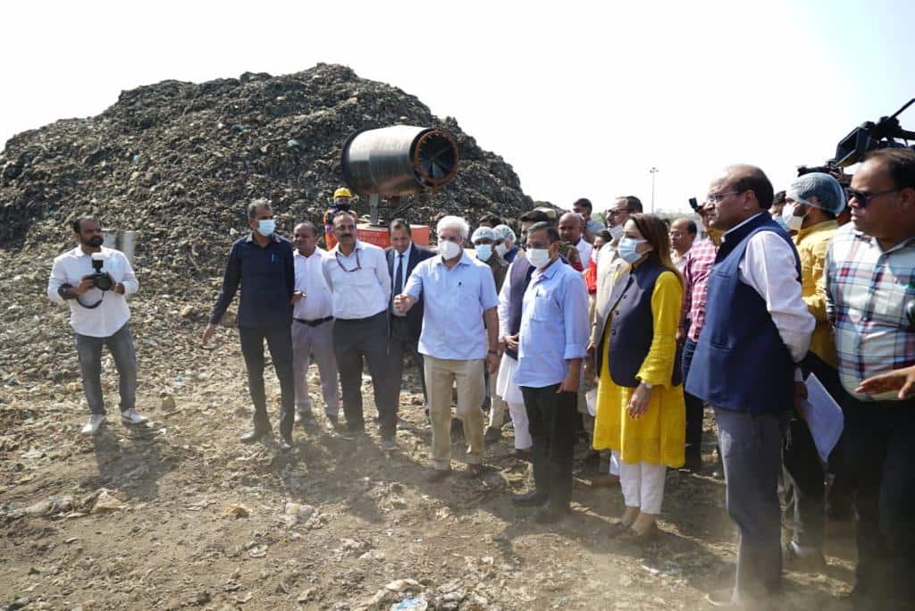 Okhla 'garbage mountain' will be cleared by December, Delhi CM promises