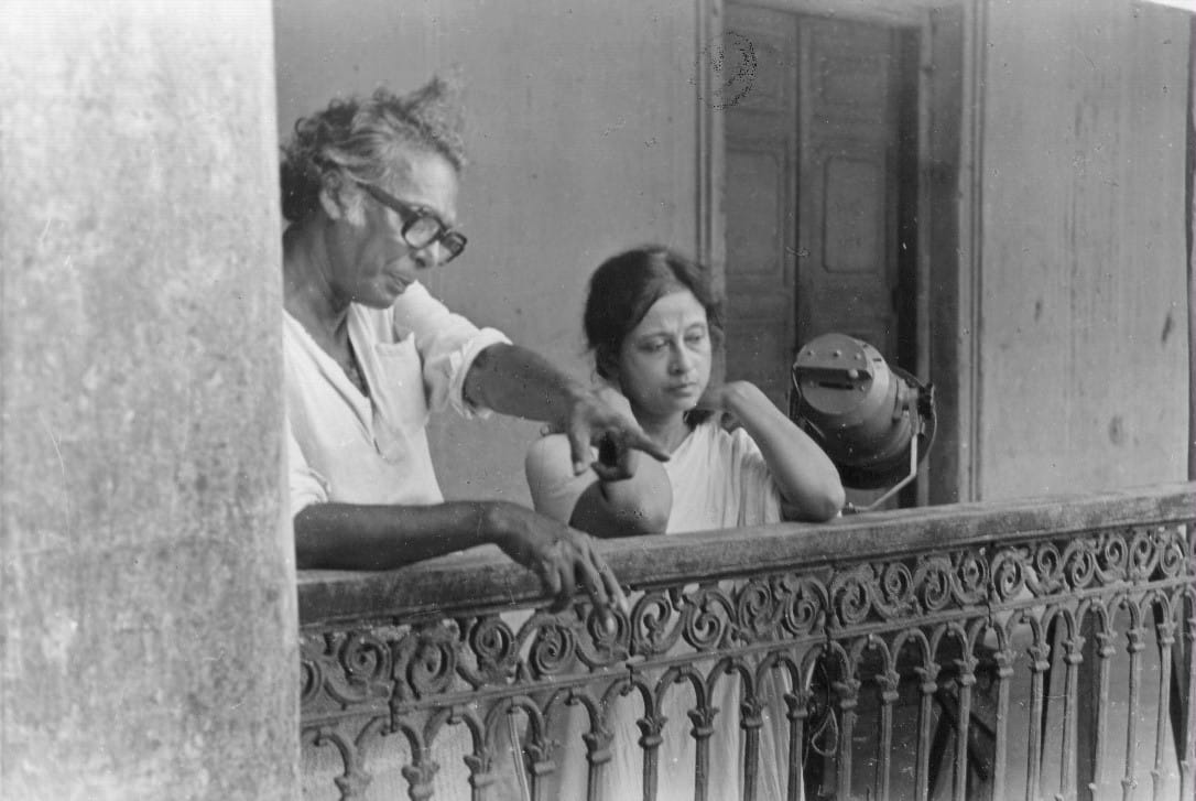 Sen directing his wife Gita Sen in Akaler Sandhane (1980). The two met at IPTA or the Indian People’s Theatre Association where Gita was an actor. She has a stellar filmography although comprising mostly her husband’s films. (Photo courtesy the Sen family collection)