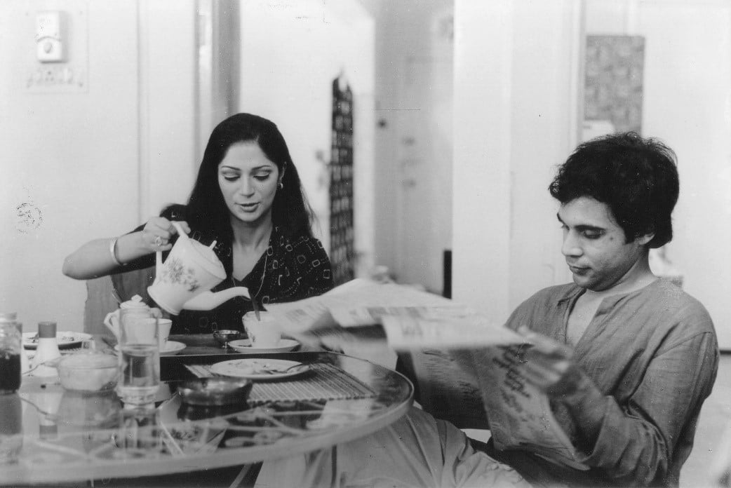 Simi Garewal (left) and Dhritiman Chatterjee in a still from 'Padatik' (1973). (Photo courtesy the Sen family collection)