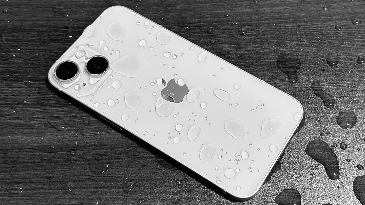 iPhone 14 selling with massive discounts on Vijay Sales but should you buy it now?