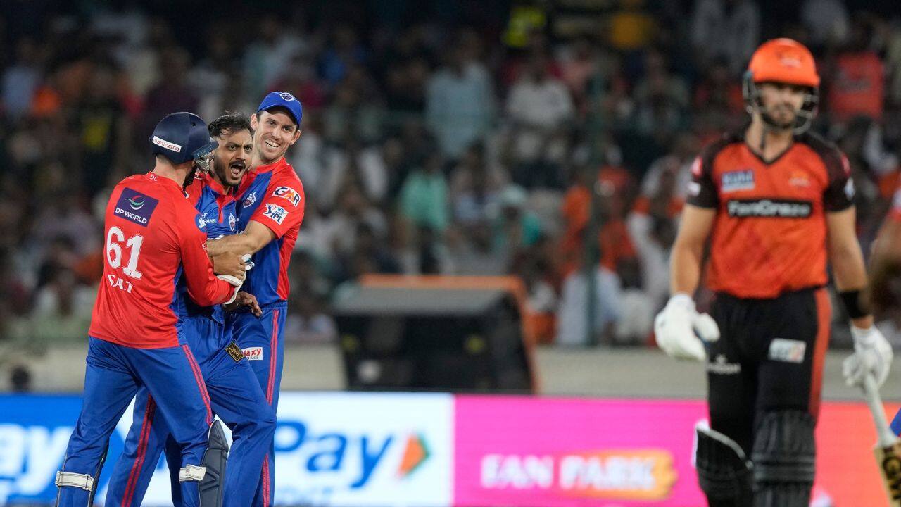 Hyderabad lost four wickets within 16 deliveries and the game turned on its head. Suddenly, the asking rate climbed to more than nine per over. (Source: AP) Hyderabad lost four wickets within 16 deliveries and the game turned on its head. Suddenly, the asking rate climbed to more than nine per over. (Source: AP)