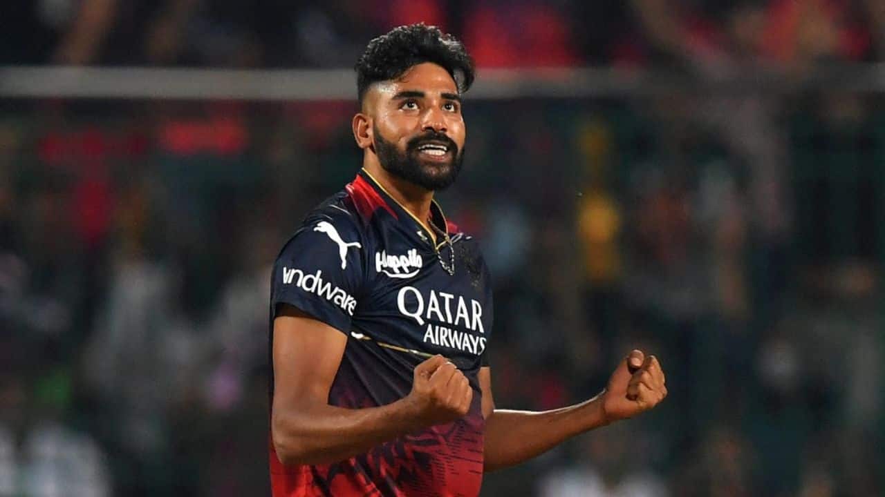 Mohammed Siraj led an inspired bowling attack with figures of 1-21 to keep down five-time winners Mumbai to 171-7 despite an unbeaten 84 by Indian talent Tilak Varma. (Image: AFP)