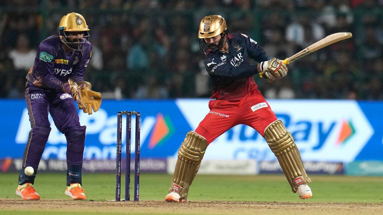 Dinesh Karthik scored 22 off 18 balls thereafter but couldn’t prevent a third home loss for Bangalore this season. Kolkata moves up to seventh, while Bangalore stays put at fifth. (Image: AP)