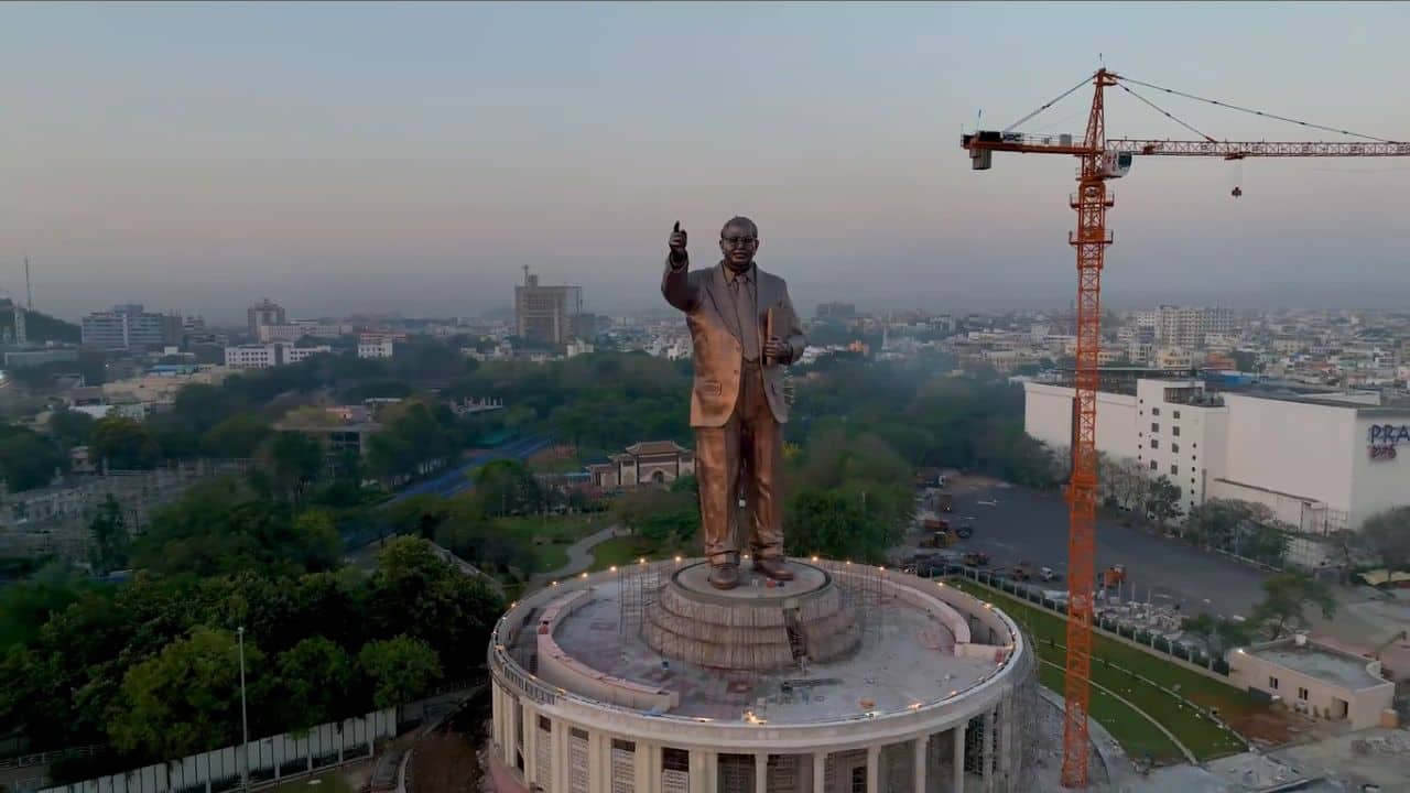 Arrangements were made to ensure that over 35,000 people from all 119 constituencies attend the Ambedkar statue unveiling meeting with 300 people from each constituency and as many as 750 state-run Road Transport Corporation buses were operated for the public. (Image: Twitter)