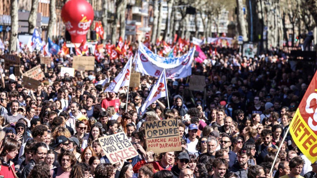 France Pension Reform Standoff: Protesters clash against security ...