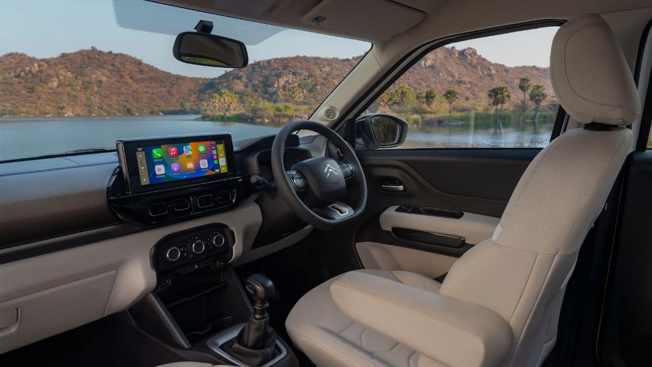 The bright, spacious and smartphone-friendly interior is extremely well equipped, and embodies Citroën’s acknowledged 360-degree approach to comfort and occupant well-being. The eye-catching and layered horizontal instrument panel features a unique soft-touch grain across the middle. On upper versions, New C3 Aircross comes with a 7-inch TFT cluster and an available 10-inch touchscreen. (Source: Citroen)