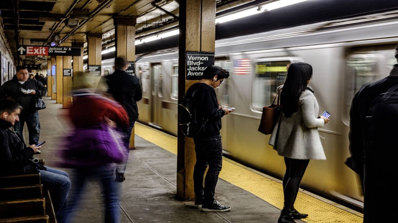 Women more likely to be rejected when they ask for more pay