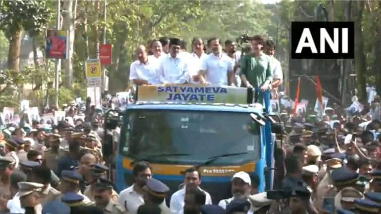 In Pics: Rahul Visits Wayanad Along With Sister Priyanka, Accorded ...