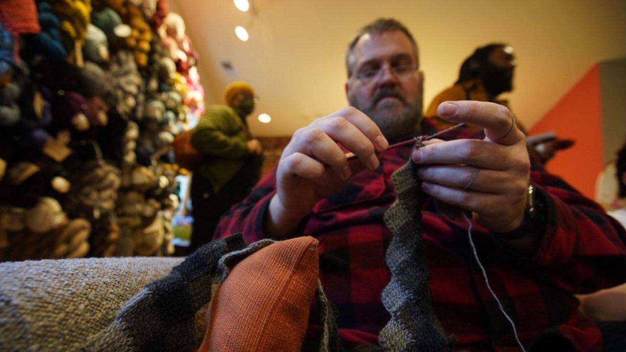 In US, men unravel stereotypes by knitting: See Pics