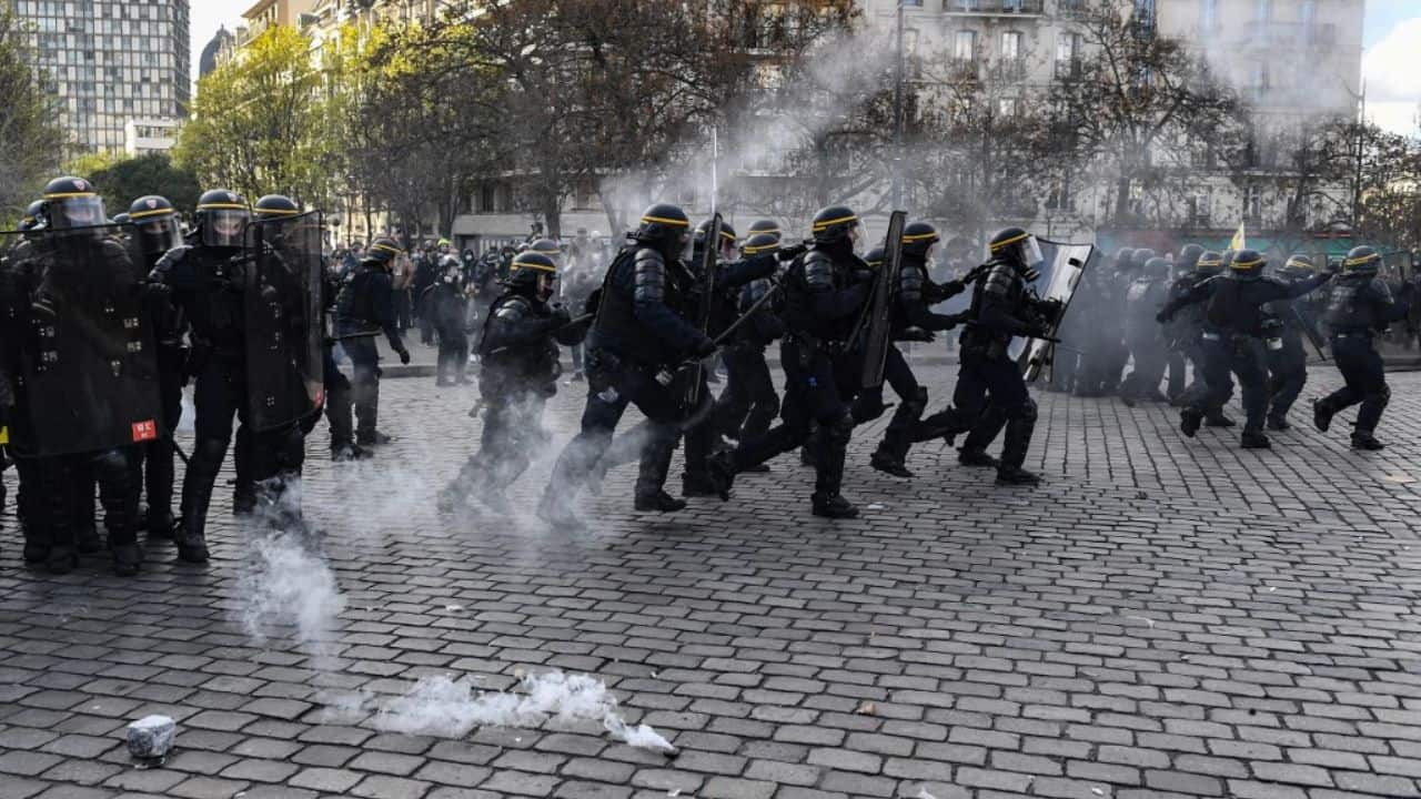 France Pension Reform Standoff: Protesters clash against security ...