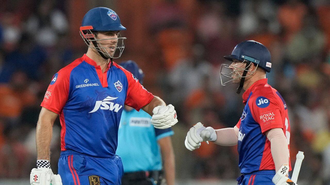 David Warner (21) and Mitchell Marsh (25) shared 38 runs but the innings never really acquired any momentum. (Source: AP) David Warner (21) and Mitchell Marsh (25) shared 38 runs but the innings never really acquired any momentum. (Source: AP)