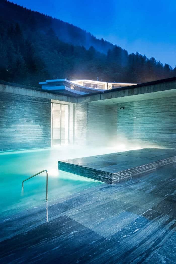 There's natural thermal water in both indoor and outdoor pools at 7132 Therme, Vals in Graubünden. (Photo: 7132 Hotel, Vals)