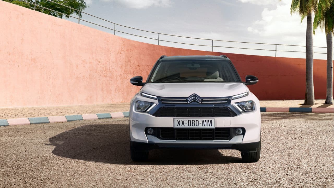 In silhouette, it stands out with among the best 200mm ground clearance, muscular wheel arches with large wheels and tyres, and resilient protective claddings. (Source: Citroen)