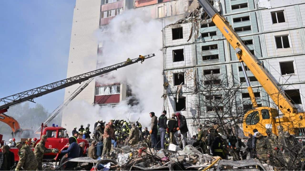 In Uman, a central city of 80,000 inhabitants, a video broadcast by Ukrainian media showed a gutted apartment building, rubble strewn around it. &quot;An enemy missile hit a residential building. Information about the victims is being clarified,&quot; Zoya Vovk, spokesperson for the regional police, said on Telegram. (Source: AFP)