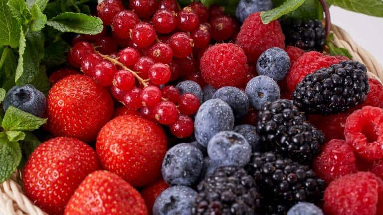 What to eat: From bananas to berries, 7 foods that boost your stamina naturally