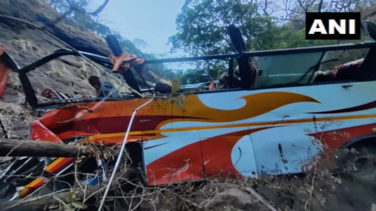 Mumbai-Pune bus accident: 13 including five minors dead as bus carrying music troupe falls into gorge - Vimarsana News