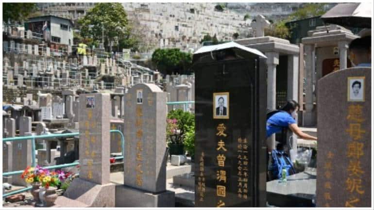 Employer demands gravestone pics as proof when man asked for 12-day leave - Vimarsana News