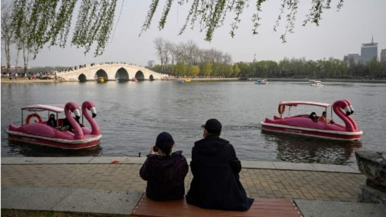 In China, college students are given a week-long holiday to 'fall in love'