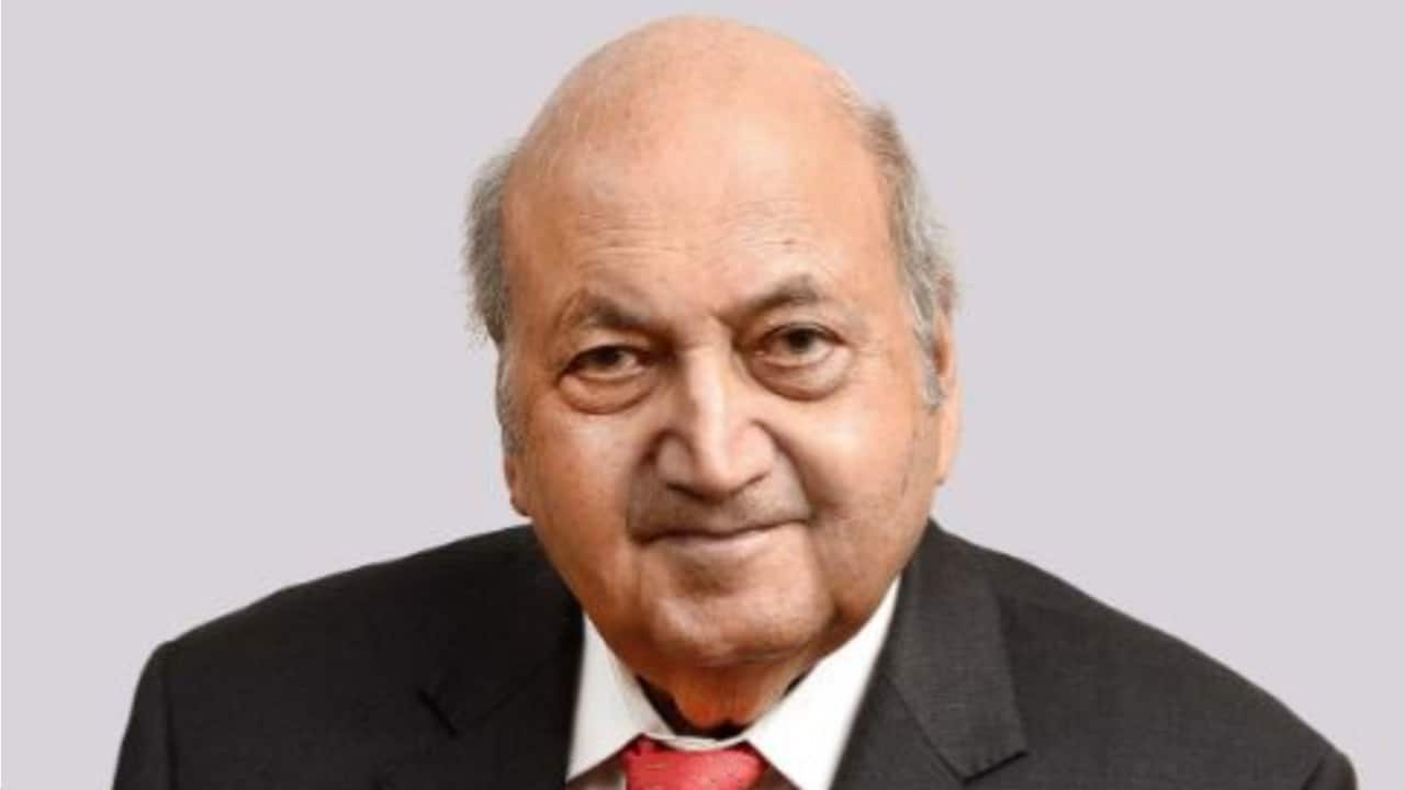 Anand Mahindra's uncle is India's oldest billionaire. Meet 99-year-old Keshub Mahindra