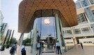 Apple BKC store: iPhone maker opens doors day before launch for a sneak peek. Watch