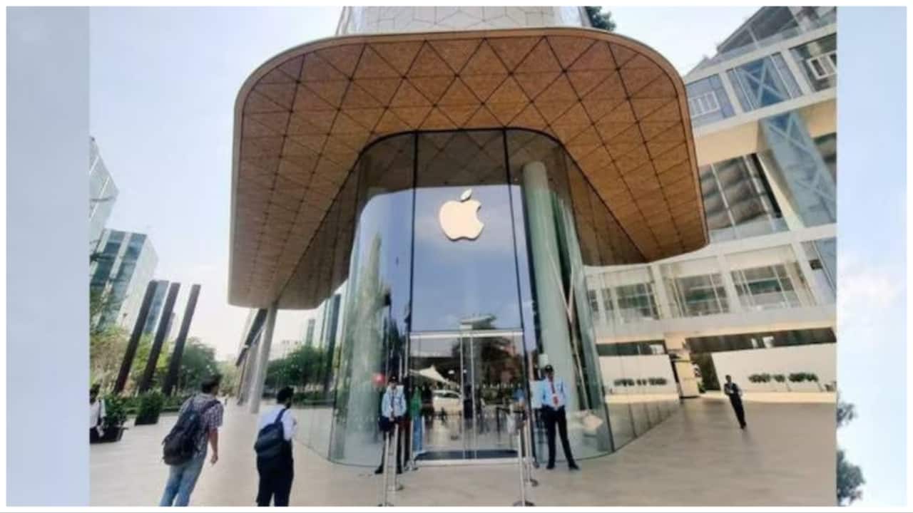 Apple executive in charge of TV+ and sports businesses to depart