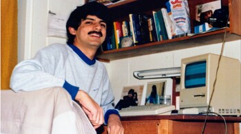 Jet Airways CEO designate Sanjiv Kapoor in a throwback picture with his Apple Macintosh. (Image credit: @TheSanjivKapoor/Twitter)