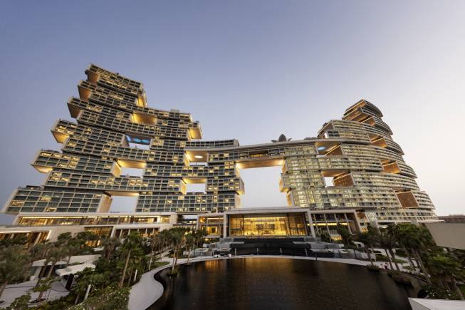 Atlantis The Royal at dusk, in Dubai. (Photo: Getty Images)