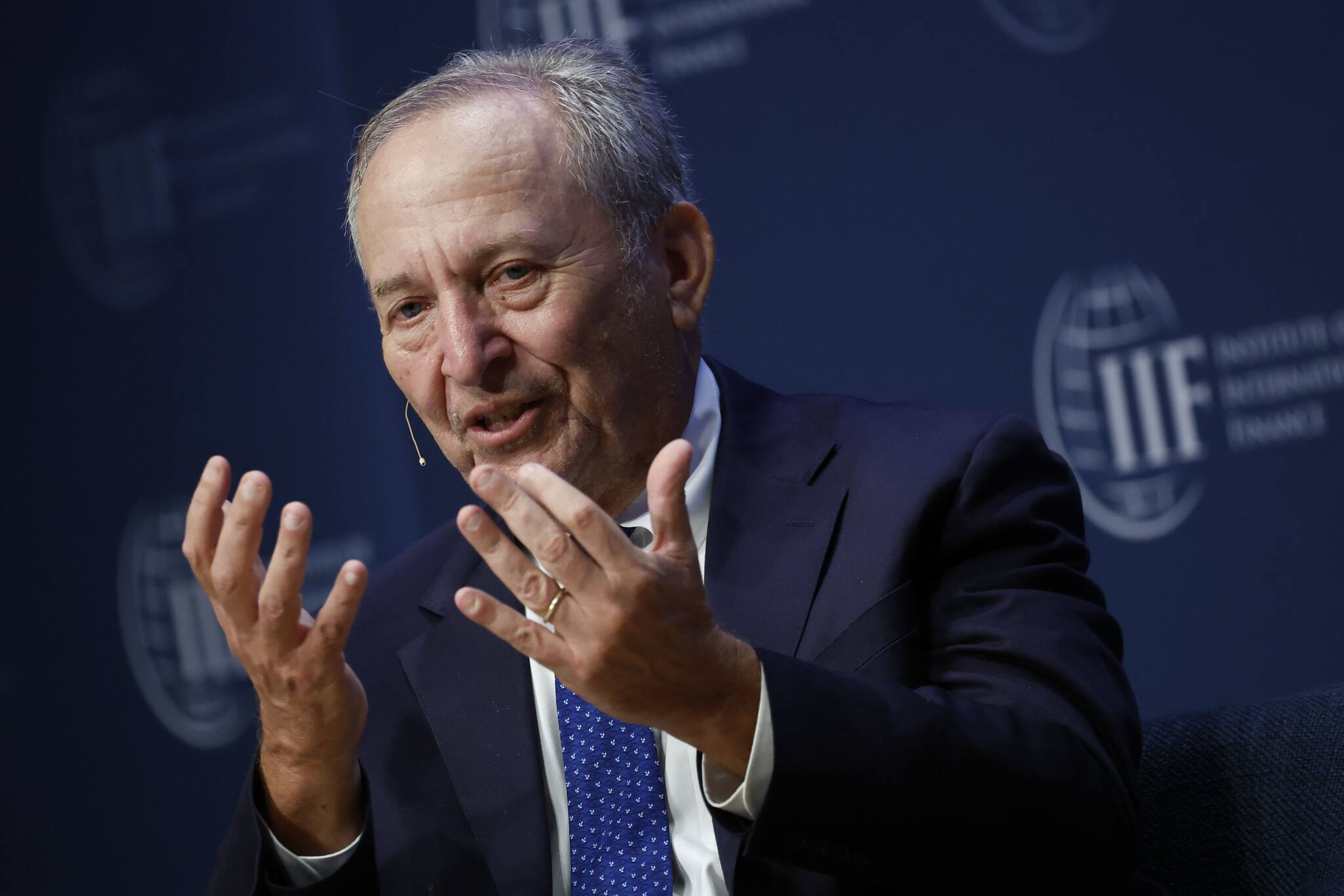 Larry Summers says recession probabilities rising, Fed nearing the end